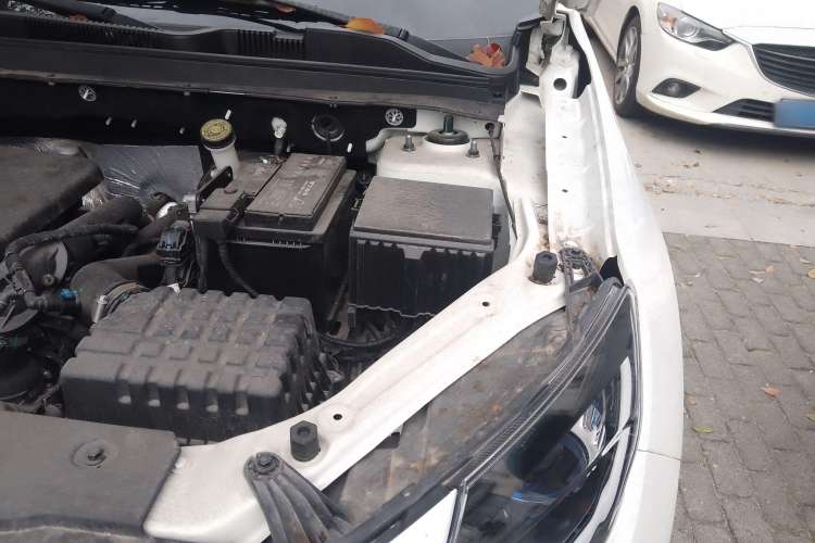 Used JETOUR X70M 2021 1.5T Manual Urban Partner 7-Seater Engine Bay Left