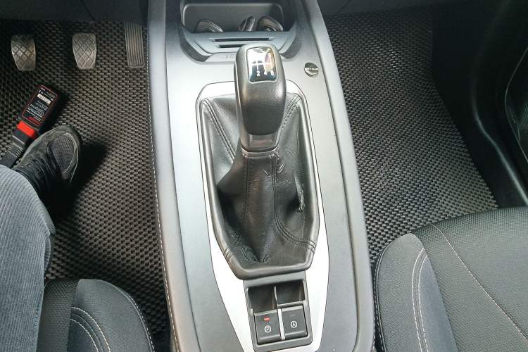 Used JETOUR X70M 2021 1.5T Manual Urban Partner Model 5 Seats Gear Lever