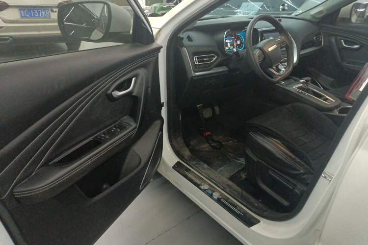 Used JETOUR X70M 2021 1.5T DCT Luxury Partner Model 5 Seats Interior 3