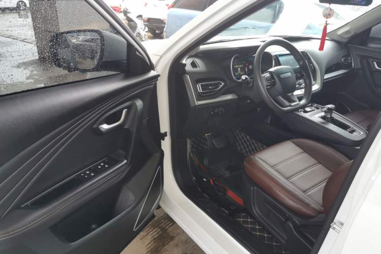 Used JETOUR X70M 2021 1.5T DCT Luxury Partner Model 7 Seats Interior 3