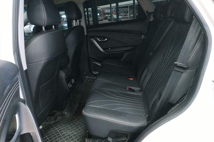 Used JETOUR X70M 2021 1.5T DCT Prestige Partner Model 5 Seats Interior 4