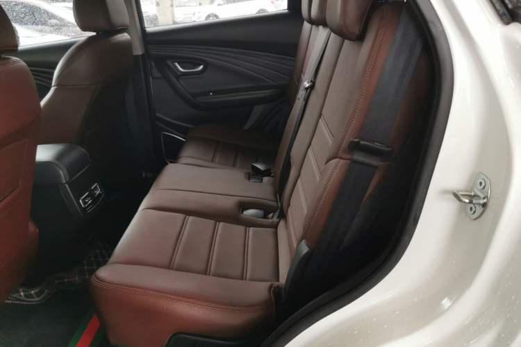 Used JETOUR X70M 2021 1.5T DCT Luxury Partner Model 7 Seats Interior 4