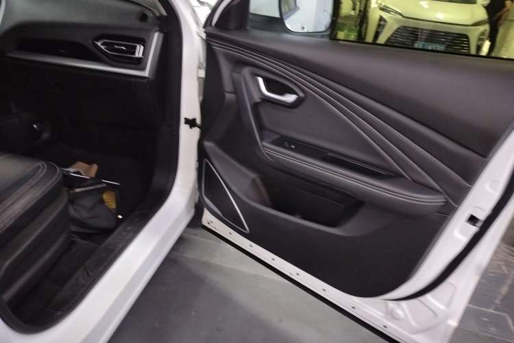 Used JETOUR X70M 2021 1.5T Manual Urban Partner Model 5 Seats Interior 5