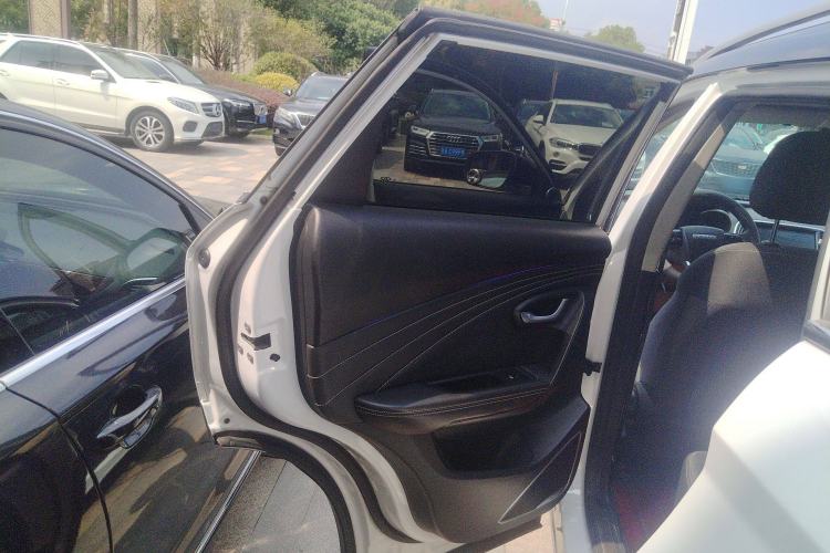 Used JETOUR X70M 2021 1.5T DCT Luxury Partner Model 5 Seats Interior 8