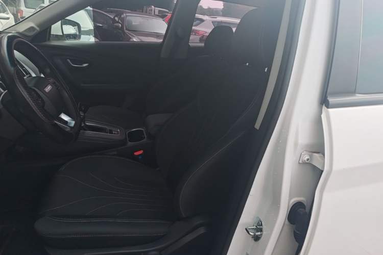 Used JETOUR X70M 2021 1.5T DCT Luxury Partner Model 7 Seats Left Front Seat