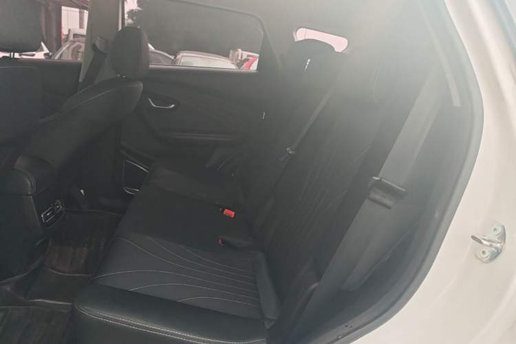 Used JETOUR X70M 2021 1.5T DCT Luxury Partner Model 7 Seats Left Rear Seat
