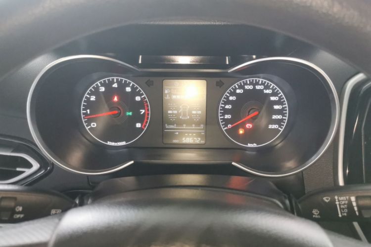 Used JETOUR X70M 2021 1.5T Manual Urban Partner 7-Seater Odometer Close Up