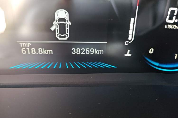 Used JETOUR X70M 2021 1.5T DCT Luxury Partner Model 7 Seats Odometer Close Up