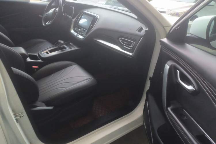 Used JETOUR X70M 2021 1.5T DCT Prestige Partner Model 5 Seats Right Front Seat