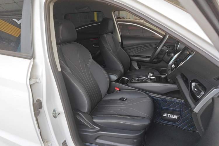 Used JETOUR X70M 2021 1.5T DCT Luxury Partner Model 7 Seats Right Front Seat