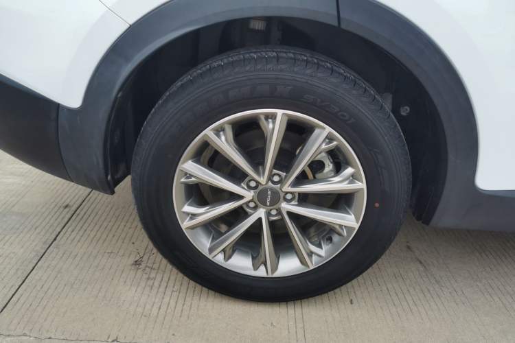 Used JETOUR X70M 2021 1.5T DCT Prestige Partner Model 5 Seats Right Rear Wheel Hub