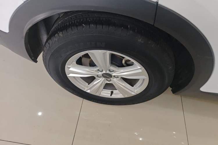 Used JETOUR X70M 2021 1.5T DCT Luxury Partner Model 7 Seats Right Rear Wheel Hub