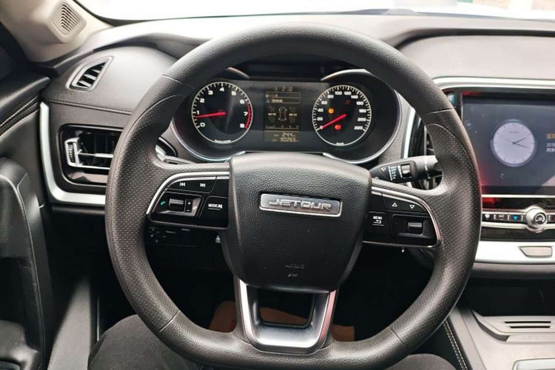 Used JETOUR X70M 2021 1.5T Manual Urban Partner Model 5 Seats Steering Wheel