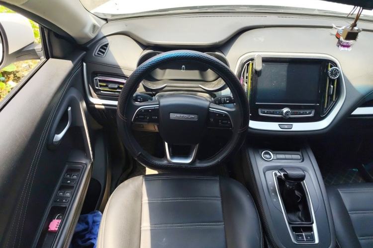 Used JETOUR X70M 2021 1.5T DCT Luxury Partner Model 5 Seats Steering Wheel