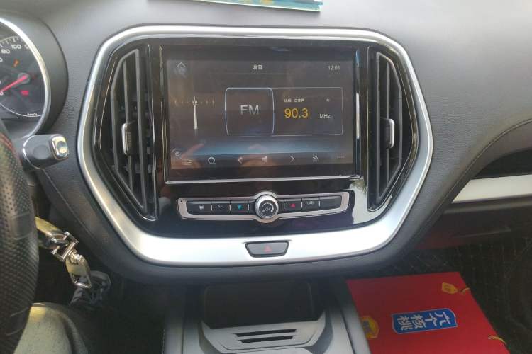 Used JETOUR X70M 2022 1.5T Manual Advanced Partner Version 5 Seats Audio And AC Panel