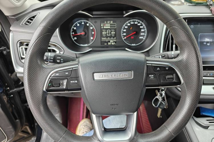 Used JETOUR X70M 2022 1.5T Manual Advanced Partner 7-Seater Interior 1