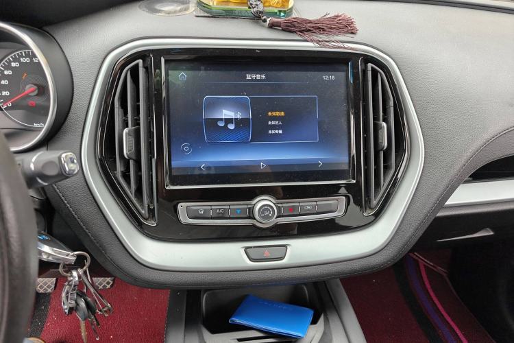 Used JETOUR X70M 2022 1.5T Manual Advanced Partner 7-Seater Interior 2