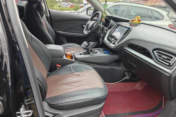 Used JETOUR X70M 2022 1.5T Manual Advanced Partner 7-Seater Interior 6