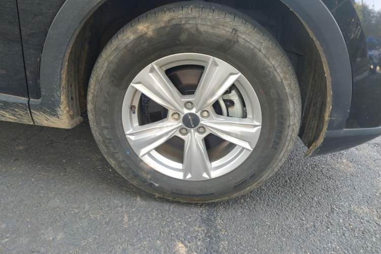 Used JETOUR X70M 2022 1.5T Manual Advanced Partner Version 5 Seats Right Front Wheel Hub