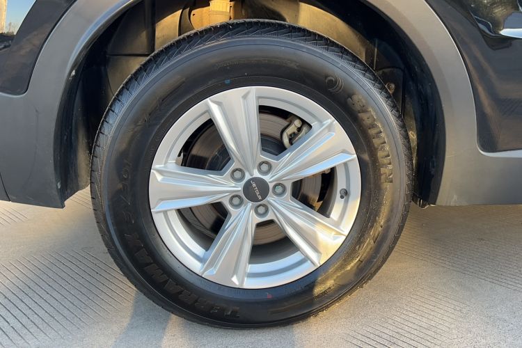 Used JETOUR X70M 2022 1.5T Manual Advanced Partner Version 5 Seats Right Rear Wheel Hub