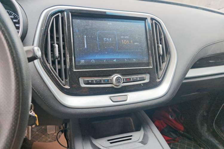Used JETOUR X70M 2022 1.5T Manual Advanced Partner 7-Seater Audio And AC Panel