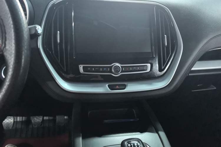 Used JETOUR X70M 2022 1.5T Manual Advanced Partner 7-Seater Audio And AC Panel