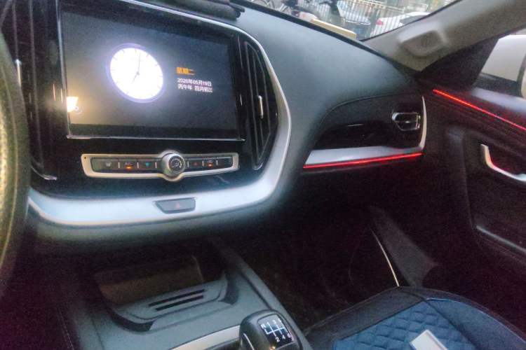 Used JETOUR X70M 2022 1.5T Manual Advanced Partner Version 5 Seats Audio And AC Panel