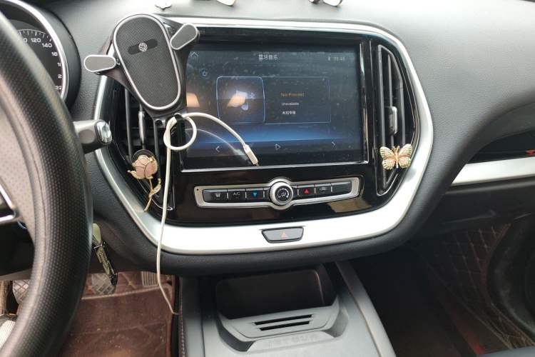 Used JETOUR X70M 2022 1.5T Manual Advanced Partner Version 5 Seats Audio And AC Panel