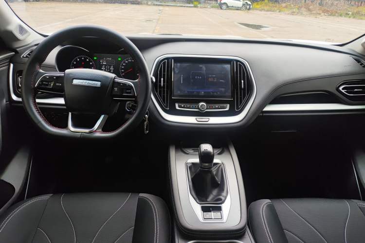 Used JETOUR X70M 2022 1.5T Manual Advanced Partner Version 5 Seats Center Console