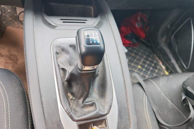 Used JETOUR X70M 2022 1.5T Manual Advanced Partner 7-Seater Gear Lever