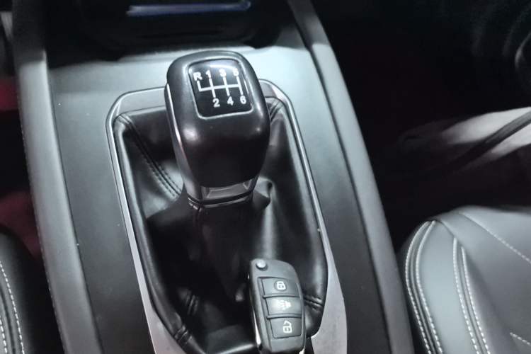 Used JETOUR X70M 2022 1.5T Manual Advanced Partner 7-Seater Gear Lever