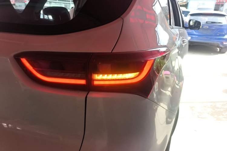 Used JETOUR X70M 2022 1.5T Manual Advanced Partner 7-Seater Right Rear Taillight