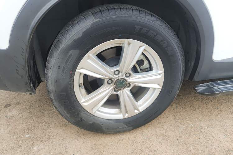 Used JETOUR X70M 2022 1.5T Manual Advanced Partner Version 5 Seats Right Rear Wheel Hub
