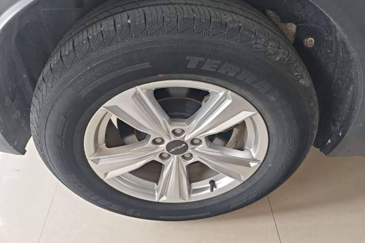 Used JETOUR X70M 2022 1.5T Manual Advanced Partner Version 5 Seats Right Rear Wheel Hub