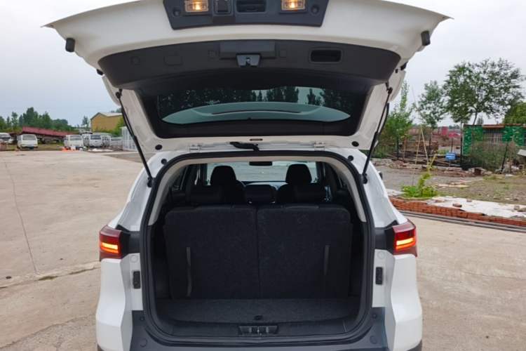 Used JETOUR X70M 2022 1.5T Manual Advanced Partner 7-Seater Trunk