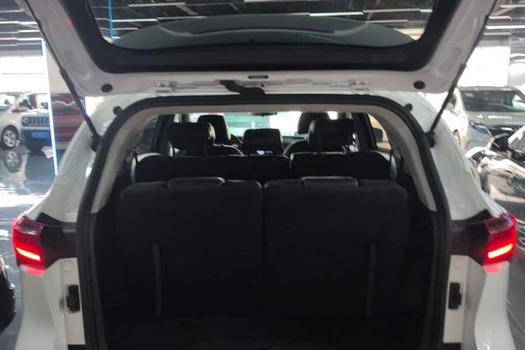 Used JETOUR X70M 2022 1.5T Manual Advanced Partner 7-Seater Trunk