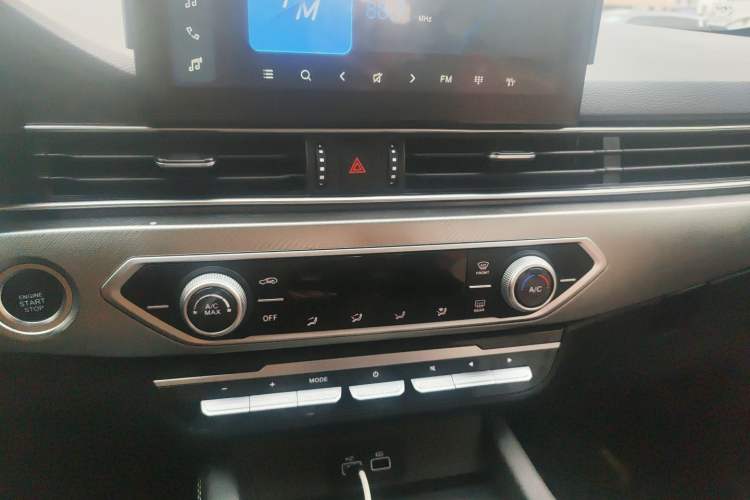 Used JETOUR X70S 2023 1.5T DCT Glory Edition 7-Seater Audio And AC Panel