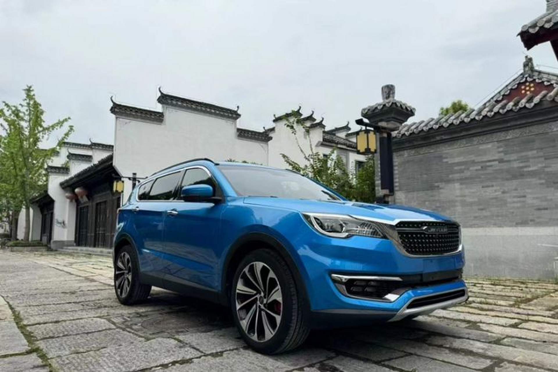 Used JETOUR X70S 2019 1.5T DCT Zhetu Edition 7 Seats Exterior 3