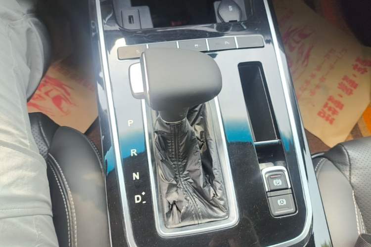 Used JETOUR X70S 2019 1.5T DCT Zhetu Edition 7 Seats Gear Lever