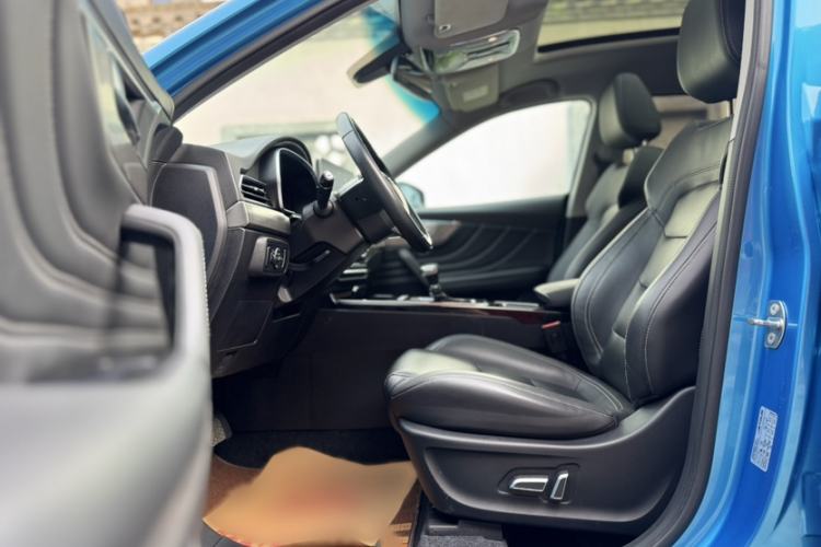 Used JETOUR X70S 2019 1.5T DCT Zhetu Edition 7 Seats Interior 5