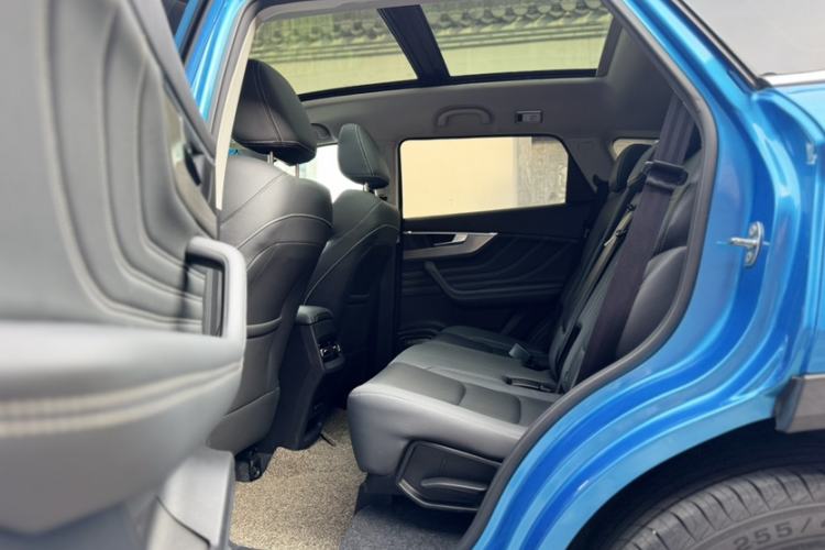 Used JETOUR X70S 2019 1.5T DCT Zhetu Edition 7 Seats Interior 9