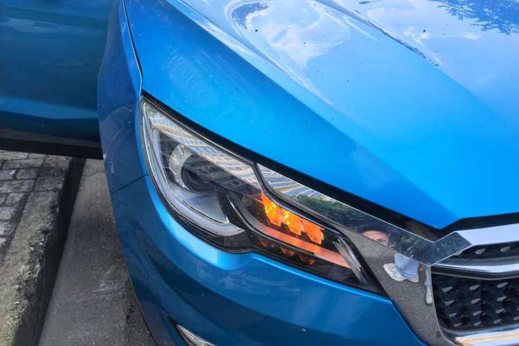 Used JETOUR X70S 2019 1.5T Automatic Explore Edition China V Standard Right Front Headlight