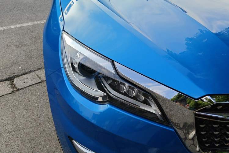 Used JETOUR X70S 2019 1.5T DCT Explore Edition 5 Seats Right Front Headlight