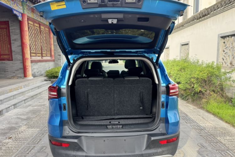 Used JETOUR X70S 2019 1.5T DCT Zhetu Edition 7 Seats Trunk