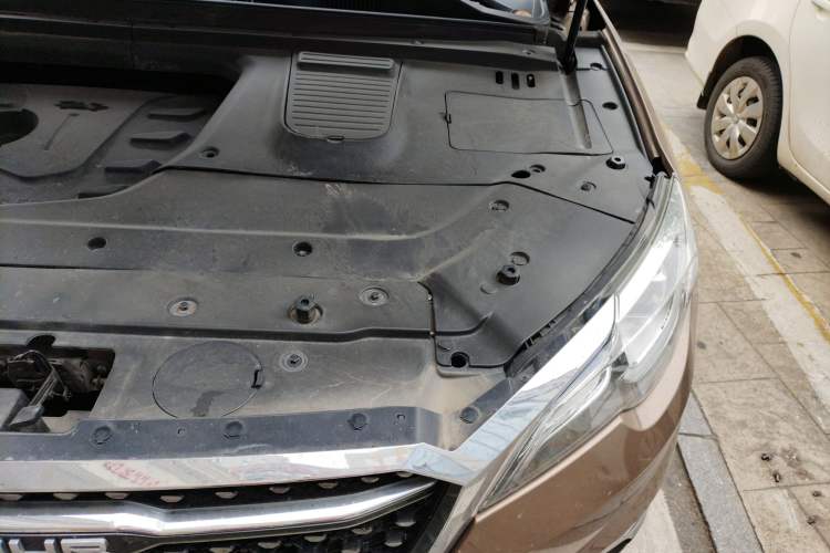 Used JETOUR X70S 2019 1.5T Automatic ZHENG TU Version China V Standard Engine Bay Left