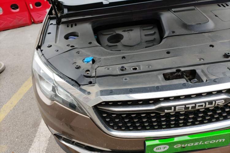 Used JETOUR X70S 2019 1.5T Automatic ZHENG TU Version China V Standard Engine Bay Right