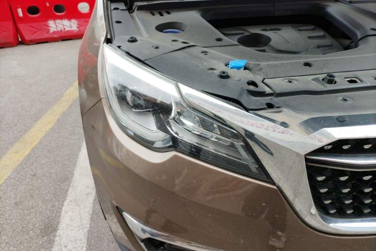 Used JETOUR X70S 2019 1.5T Automatic ZHENG TU Version China V Standard Right Front Headlight