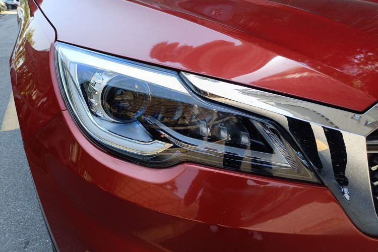 Used JETOUR X70S 2019 1.5T DCT Explore Edition 7-Seater Right Front Headlight