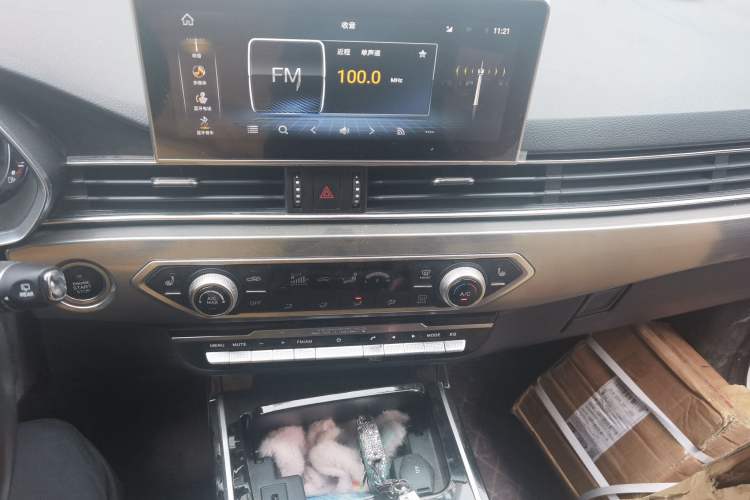 Used JETOUR X70S 2019 1.5T DCT Zongtu Edition 5 Seats Audio And AC Panel