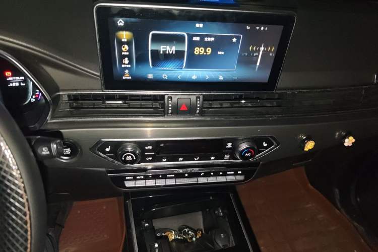 Used JETOUR X70S 2019 1.5T DCT Tundra Edition 6 Seats Audio And AC Panel